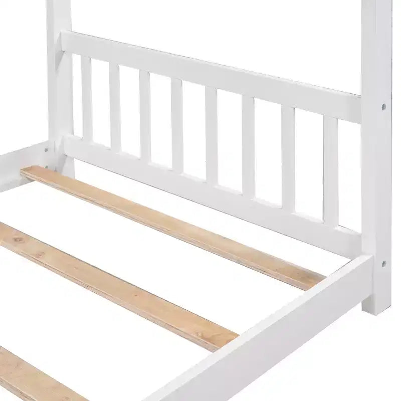 Lit plateforme - cadre de lit en bois en forme de maisonnette avec tête de lit, pied de lit et toit