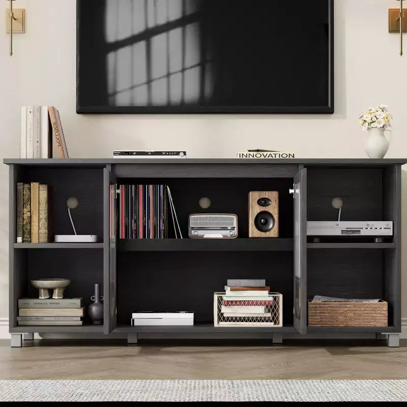 Moderner TV-Ständer für 65-Zoll-Fernseher, schwarzes TV-Möbel mit Ablagefächern und Glastüren, hölzernes Medienkonsolen-Sideboard fürs Wohnzimmer