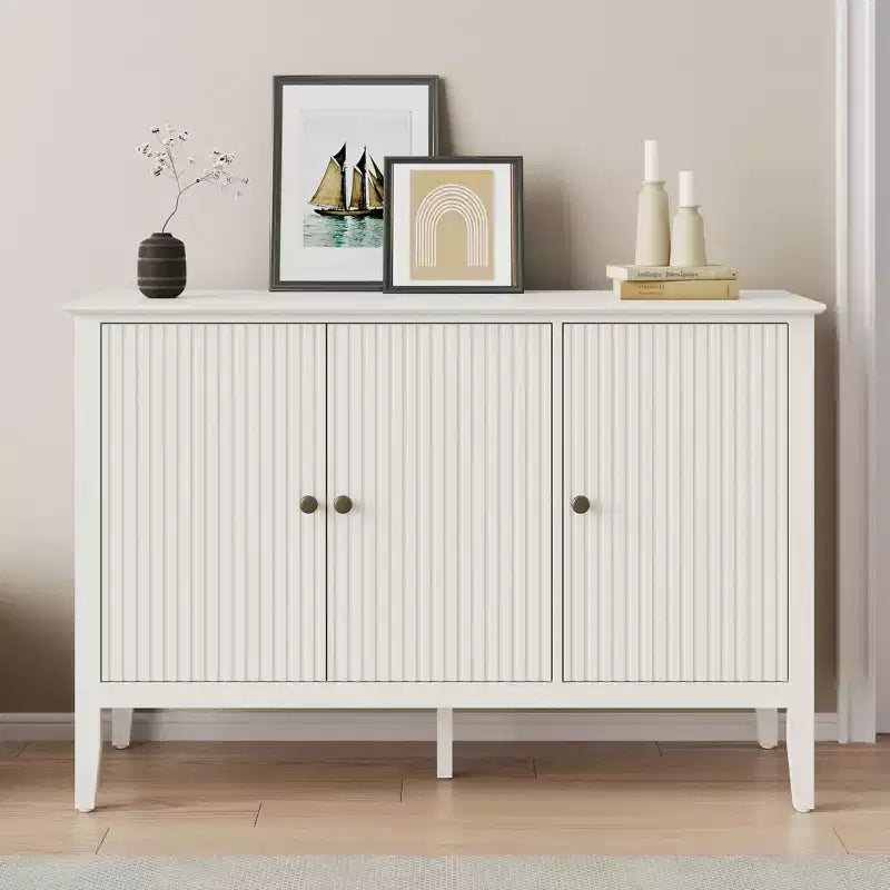 Geriffelter Schrank mit 3 Türen, modernes weißes Buffet mit verstellbaren Böden und Metallknöpfen, Sideboard, Kaffeebar-Schrank, Aufbewahrungsschrank, Weiß