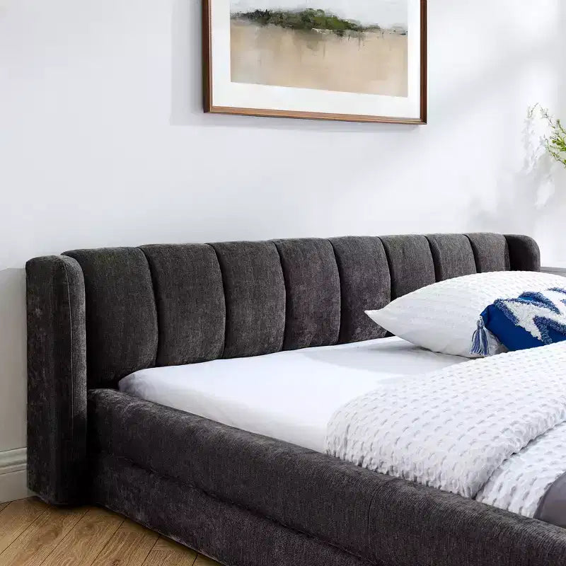 Polsterbett aus Chenille mit hohem, dickem Kopfteil