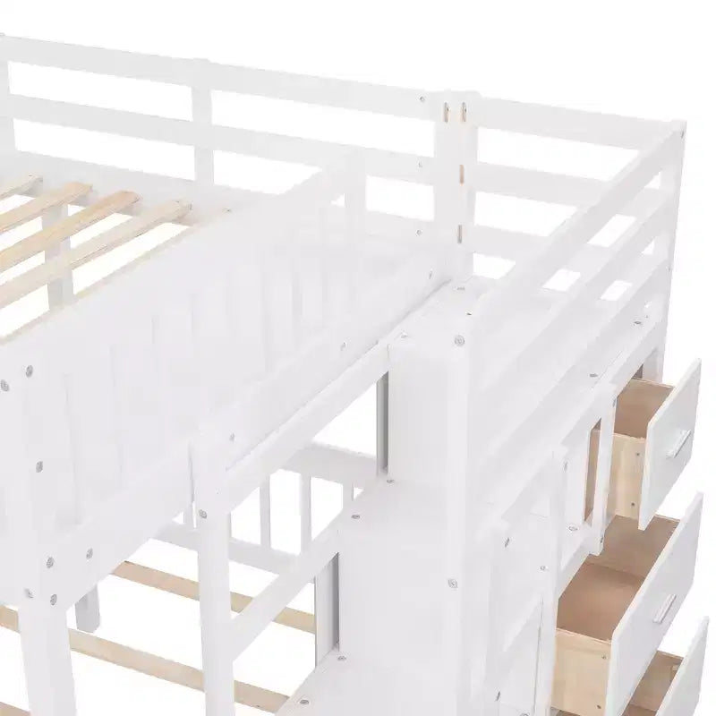 Lit superposé en bois avec lit double au-dessus d’un lit simple et lit simple, 6 tiroirs et escalier